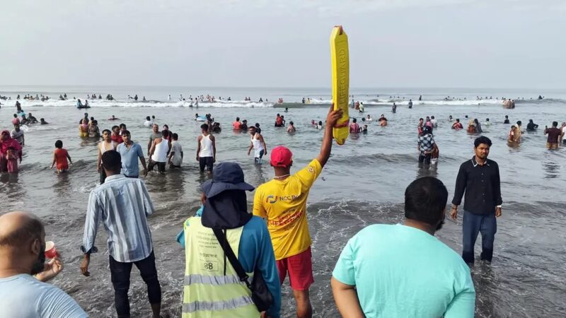 কক্সবাজার সৈকতে ভেসে এলো আরও এক পর্যটকের মরদেহ, নিহত ৪