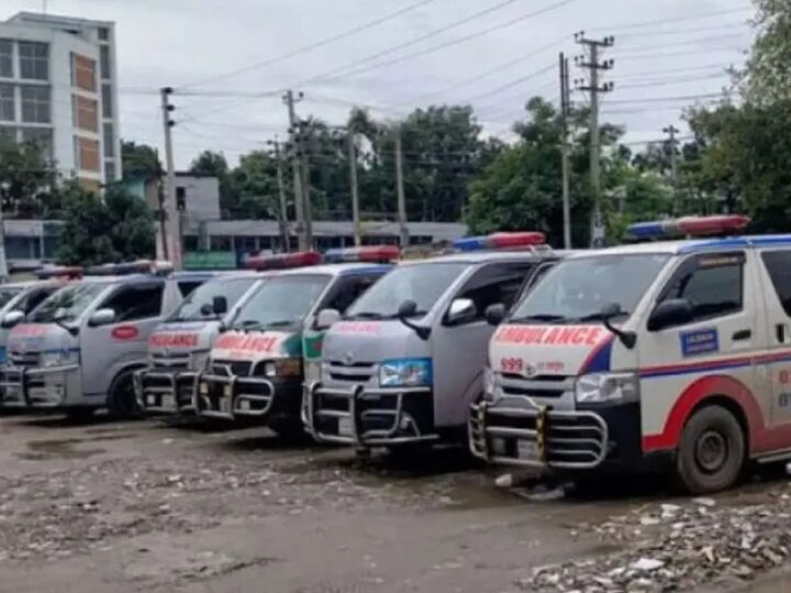 ঢামেকে অ্যাম্বুলেন্স ধর্মঘট ৭ দিনের জন্য স্থগিত