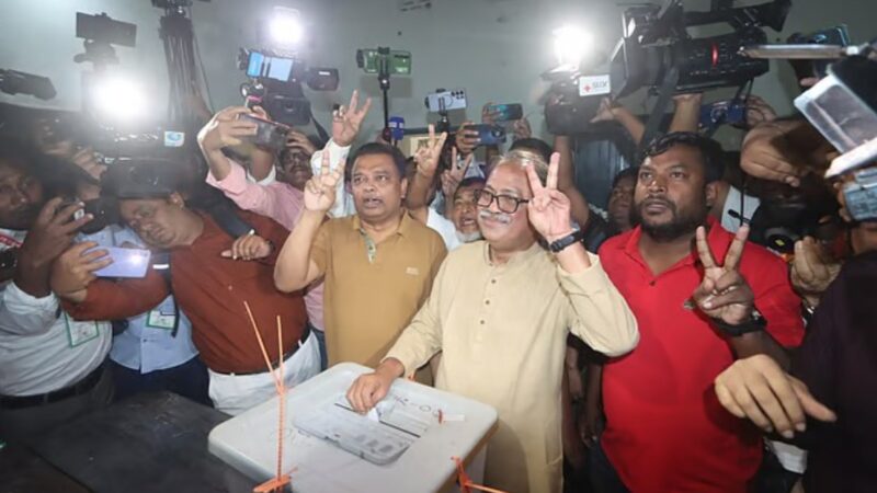 জয়ের আশা বিএনপির, প্রিসাইডিং কর্মকর্তার কার্ডে ছবি না থাকার অভিযোগ জামায়াতের