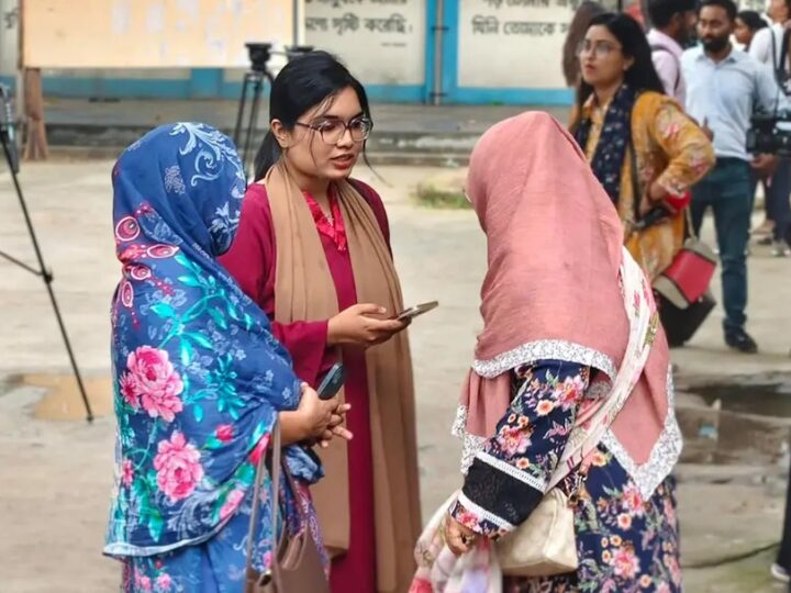 পাসের হারে এগিয়ে মেয়েরা, জিপিএ-৫ বেশি ছেলেদের