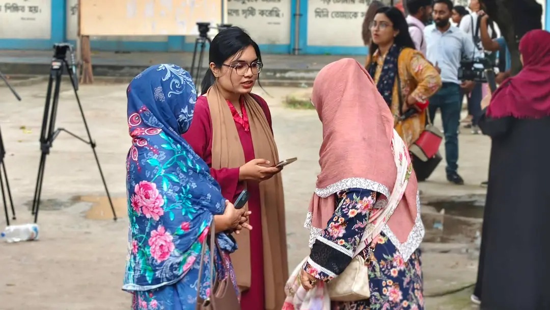 পাসের হারে এগিয়ে মেয়েরা, জিপিএ-৫ বেশি ছেলেদের